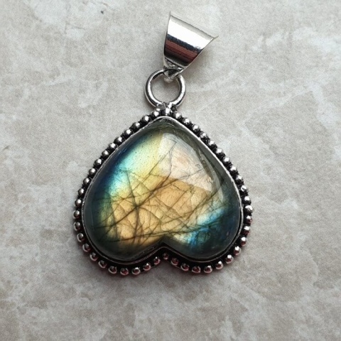 Labradorite pendant 24x22 mm no A250 Labradorite pendant 24x22 mm no A250