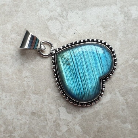 Labradorite pendant 24x22 mm no A84 Labradorite pendant 24x22 mm no A84