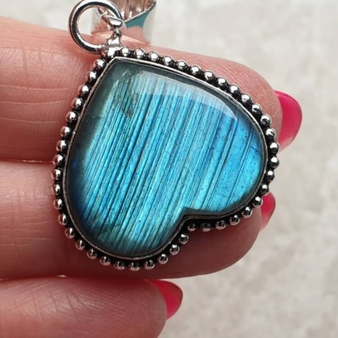 Labradorite pendant 24x22 mm no A84 Labradorite pendant 24x22 mm no A84