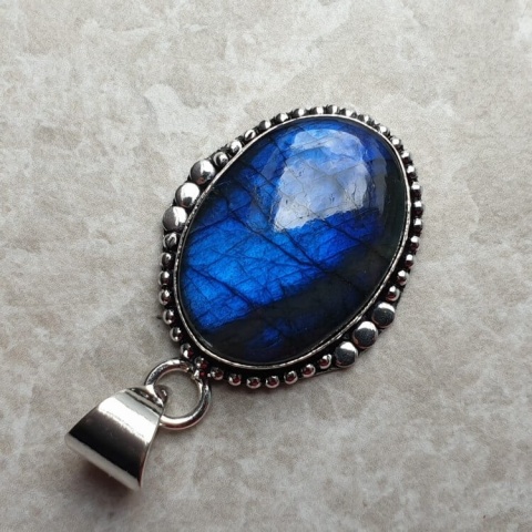 Labradorite pendant 25x18 mm no A146 Labradorite pendant 25x18 mm no A146