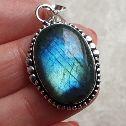 Labradorite pendant 25x18 mm no A251 Labradorite pendant 25x18 mm no A251