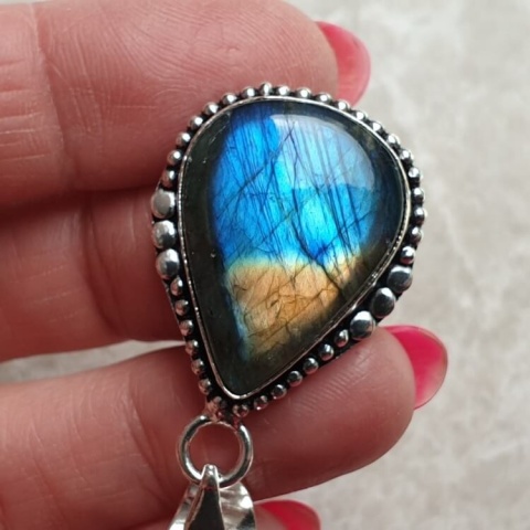 Labradorite pendant 25x19 mm no A130