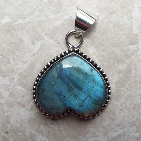 Labradorite pendant 25x22 mm no A166 Labradorite pendant 25x22 mm no A166