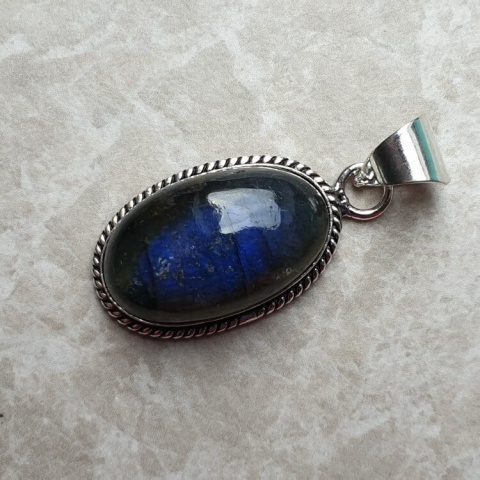 Labradorite pendant 26x16 mm no A109 Labradorite pendant 26x16 mm no A109