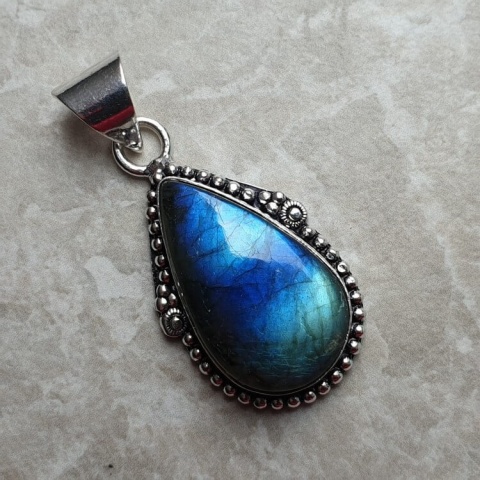 Labradorite pendant 26x16 mm no A115 Labradorite pendant 26x16 mm no A115
