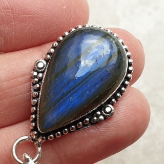 Labradorite pendant 26x16 mm no A162