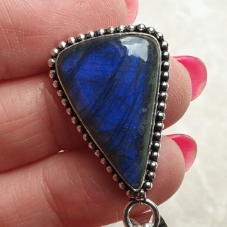 Labradorite pendant 26x17 mm no A135