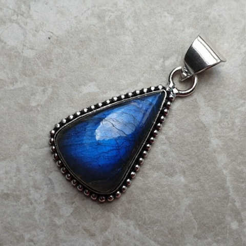 Labradorite pendant 26x17 mm no A215 Labradorite pendant 26x17 mm no A215