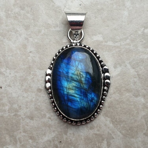 Labradorite pendant 26x19 mm no A76 Labradorite pendant 26x19 mm no A76