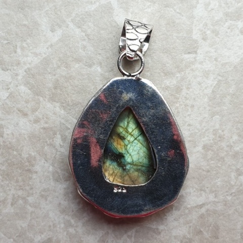 Labradorite pendant 26x20 mm no A158 Labradorite pendant 26x20 mm no A158