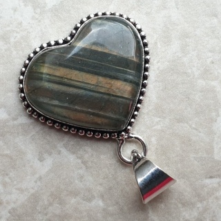 Labradorite pendant 26x22 mm no A181