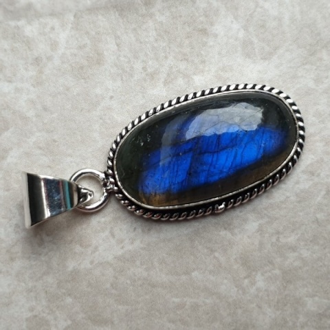 Labradorite pendant 27x15 mm no A105 Labradorite pendant 27x15 mm no A105