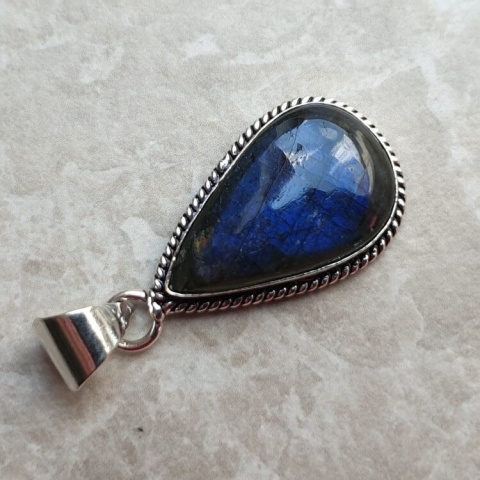 Labradorite pendant 27x16 mm no A232 Labradorite pendant 27x16 mm no A232