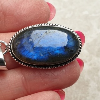 Labradorite pendant 27x16 mm no A87