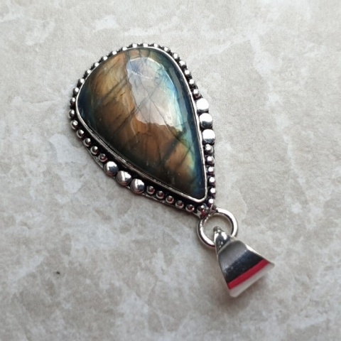 Labradorite pendant 27x17 mm no A219 Labradorite pendant 27x17 mm no A219