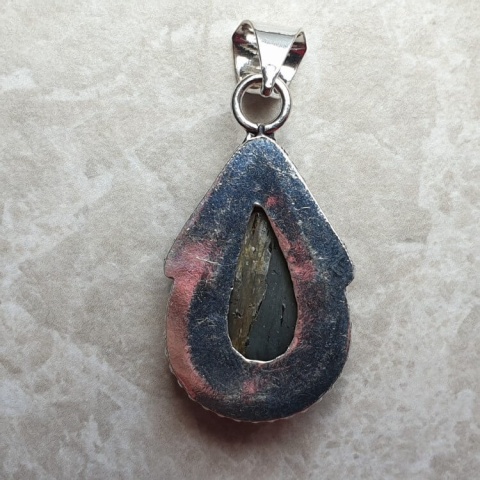 Labradorite pendant 27x17 mm no A226