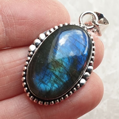 Labradorite pendant 27x17 mm no A236 Labradorite pendant 27x17 mm no A236