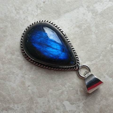 Labradorite pendant 27x18 mm no A111 Labradorite pendant 27x18 mm no A111