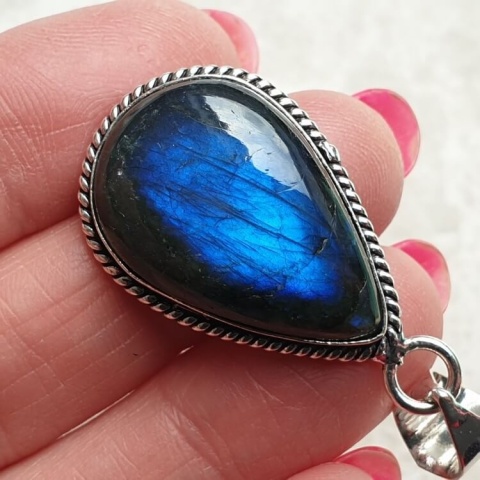 Labradorite pendant 27x18 mm no A111 Labradorite pendant 27x18 mm no A111