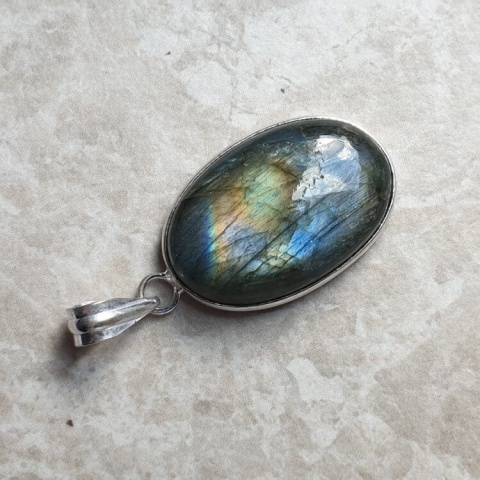 Labradorite pendant 27x18 mm no A358 Labradorite pendant 27x18 mm no A358