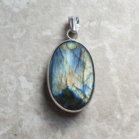 Labradorite pendant 27x18 mm no A358 Labradorite pendant 27x18 mm no A358