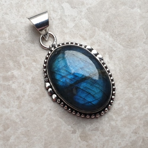 Labradorite pendant 27x19 mm no A103 Labradorite pendant 27x19 mm no A103
