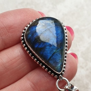 Labradorite pendant 27x19 mm no A129