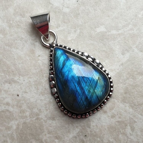 Labradorite pendant 27x19 mm no A136 Labradorite pendant 27x19 mm no A136