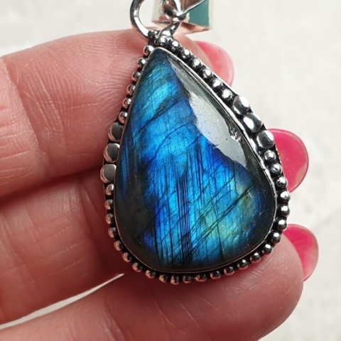 Labradorite pendant 27x19 mm no A136 Labradorite pendant 27x19 mm no A136
