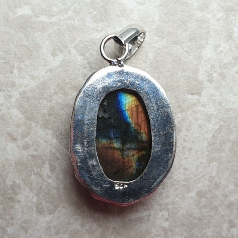 Labradorite pendant 27x19 mm no A209 Labradorite pendant 27x19 mm no A209