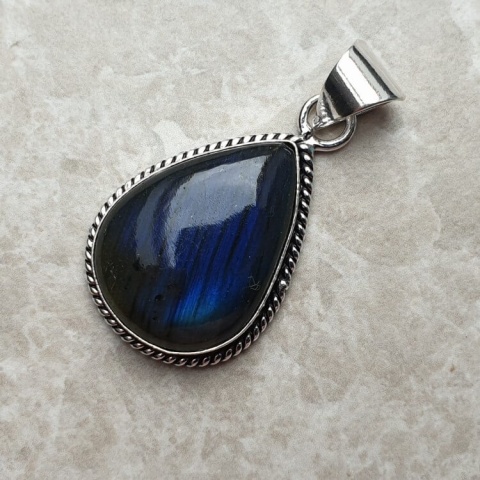 Labradorite pendant 27x20 mm no A72 Labradorite pendant 27x20 mm no A72