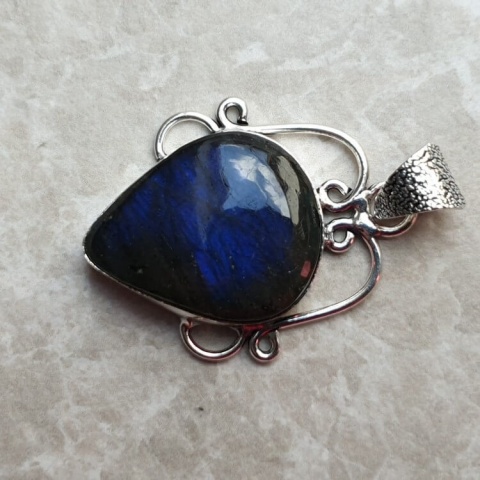 Labradorite pendant 27x21 mm no A195 Labradorite pendant 27x21 mm no A195