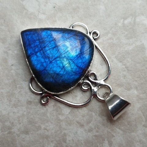 Labradorite pendant 27x24 mm no A197 Labradorite pendant 27x24 mm no A197