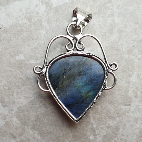 Labradorite pendant 27x24 mm no A197 Labradorite pendant 27x24 mm no A197