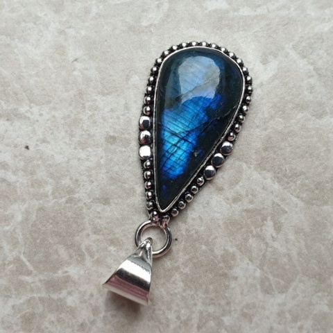 Labradorite pendant 28x15 mm no A75 Labradorite pendant 28x15 mm no A75