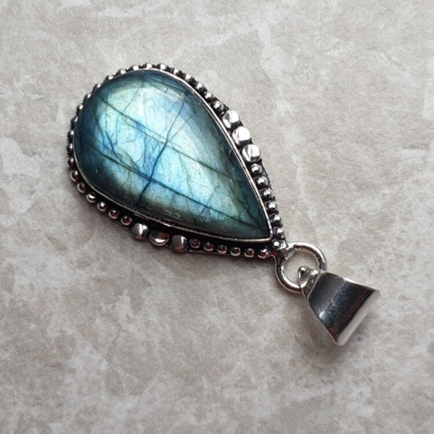 Labradorite pendant 28x17 mm no A154 Labradorite pendant 28x17 mm no A154