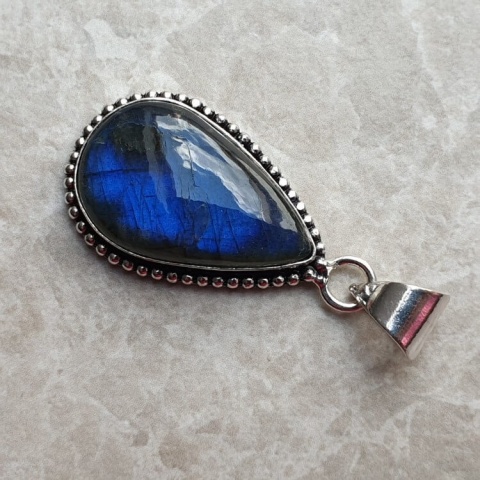 Labradorite pendant 28x18 mm no A175 Labradorite pendant 28x18 mm no A175