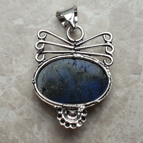 Labradorite pendant 28x19 mm no A104 Labradorite pendant 28x19 mm no A104