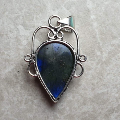 Labradorite pendant 28x20 mm no A114 Labradorite pendant 28x20 mm no A114