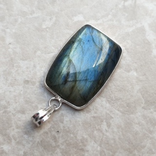 Labradorite pendant 28x20 mm no A272