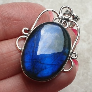 Labradorite pendant 28x21 mm no A121
