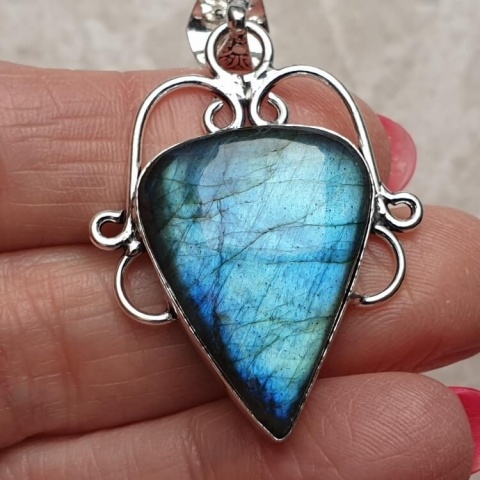 Labradorite pendant 28x21 mm no A60 Labradorite pendant 28x21 mm no A60