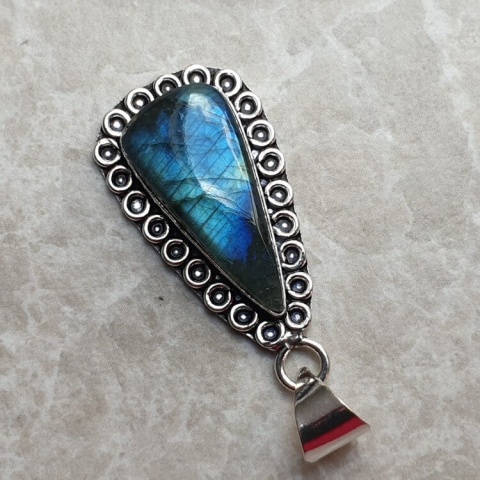 Labradorite pendant 29x14 mm no A223 Labradorite pendant 29x14 mm no A223
