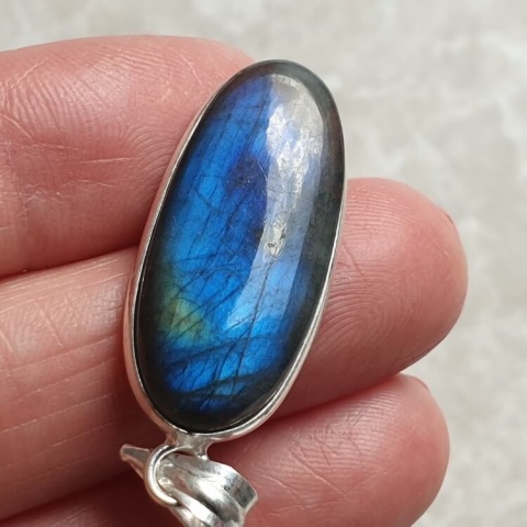 Labradorite pendant 29x14 mm no A352