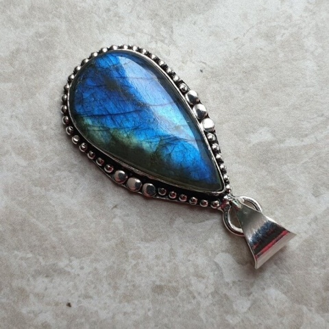 Labradorite pendant 29x16 mm no A124 Labradorite pendant 29x16 mm no A124