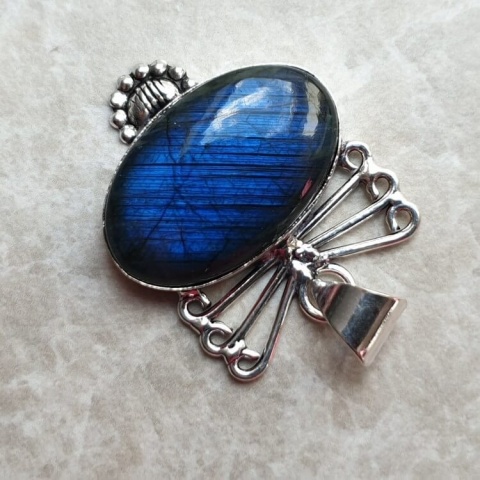Labradorite pendant 29x19 mm no A235 Labradorite pendant 29x19 mm no A235