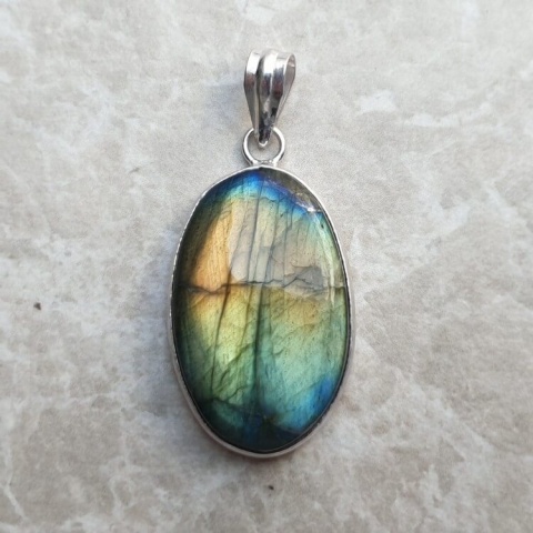 Labradorite pendant 29x19 mm no A311 Labradorite pendant 29x19 mm no A311
