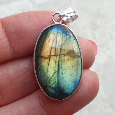Labradorite pendant 29x19 mm no A311 Labradorite pendant 29x19 mm no A311