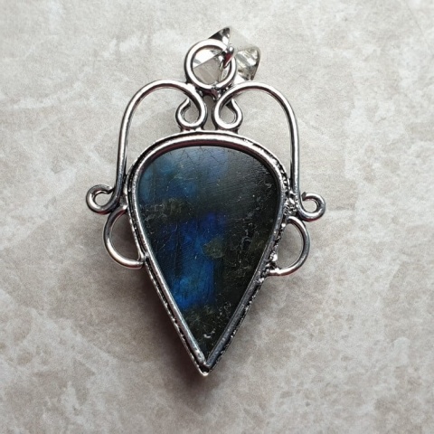Labradorite pendant 29x20 mm no A120 Labradorite pendant 29x20 mm no A120