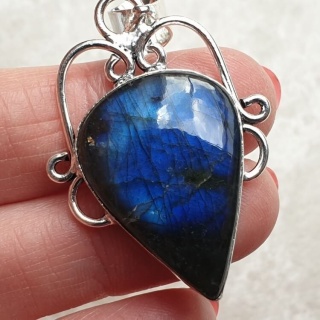 Labradorite pendant 29x20 mm no A159